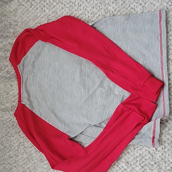 Kids medium (7/8) "cutie bear" Christmas long sleeve shirt. Grey, red, white. - Picture 3 of 3